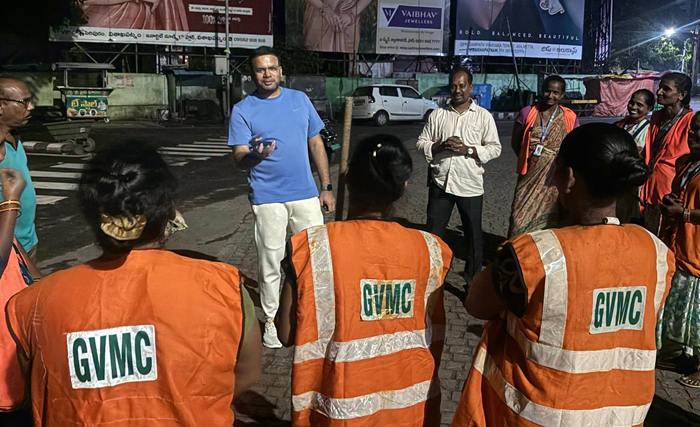 GVMC: Night inspection for better sanitation & safer streets